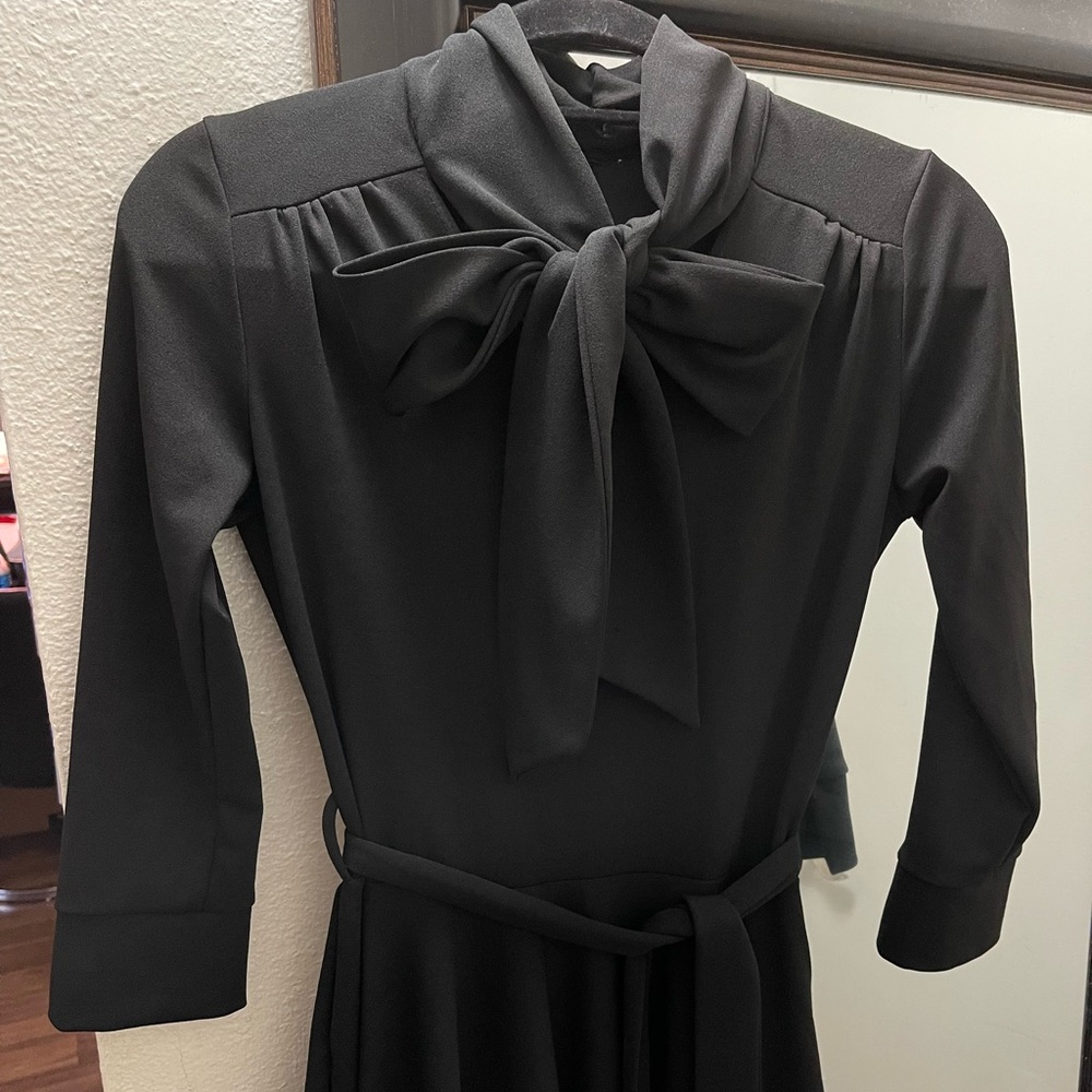 Gorgeous Black Midi Dress. Circle Skirt With Pockets!!
